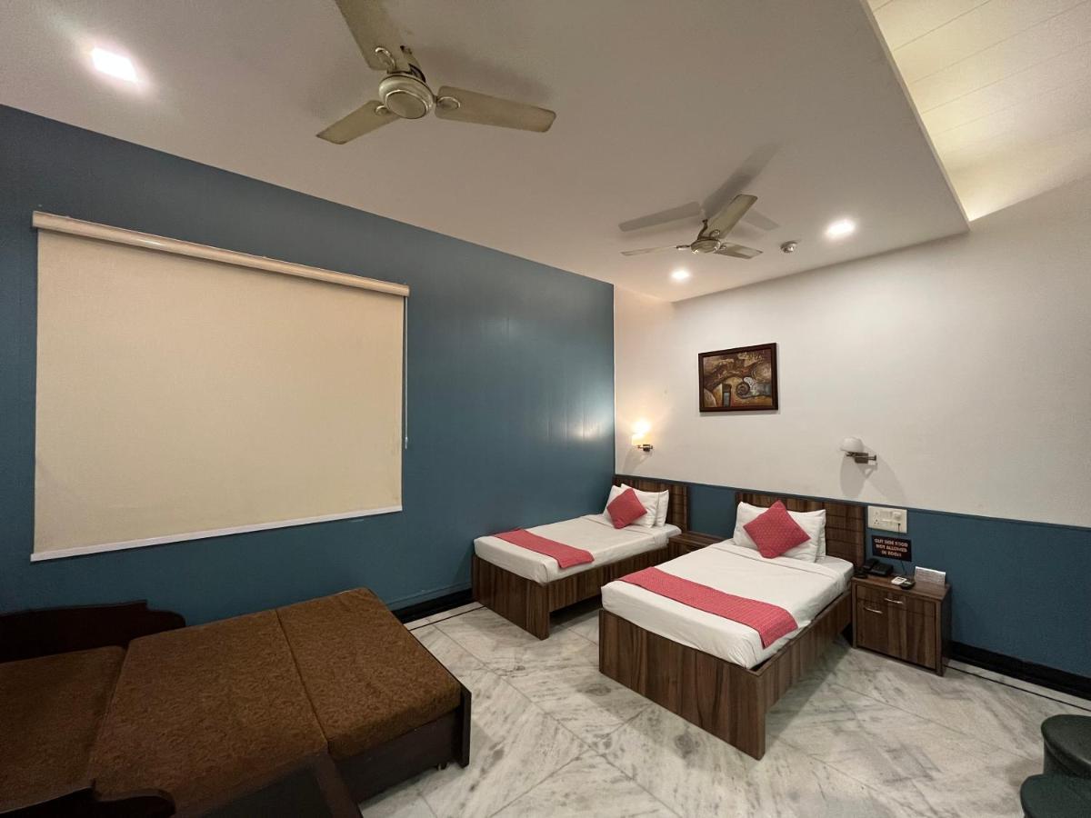 Hotel Moti Palace Agra  Exterior photo